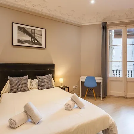 Key Bcn 3o2a 8p 4h Apartmán *