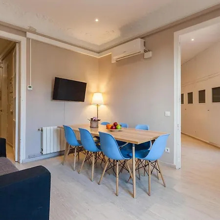 Key Bcn 3o2a 8p 4h Apartment