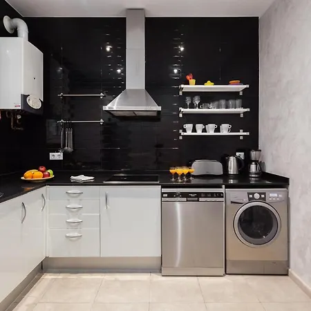 Key Bcn 3o2a 8p 4h Apartment *