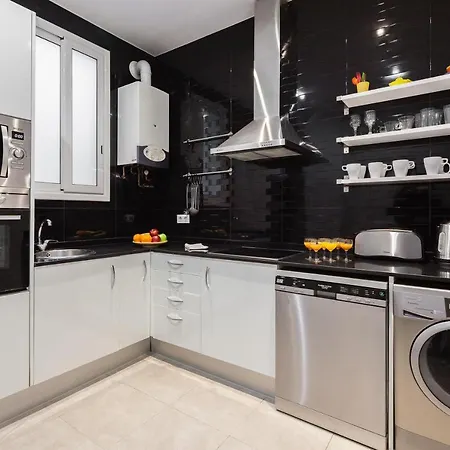 Key Bcn 3o2a 8p 4h Apartment
