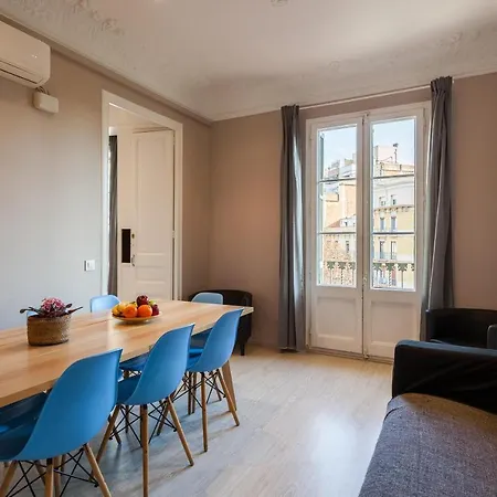 Key Bcn 3o2a 8p 4h Apartment